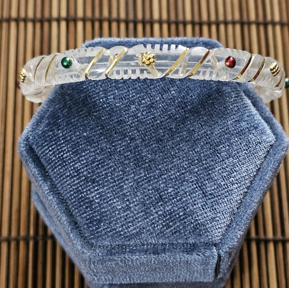 18k Yellow Gold Plastic Enamel Bangle Bracelet (Vintage) - Picture 2 of 10